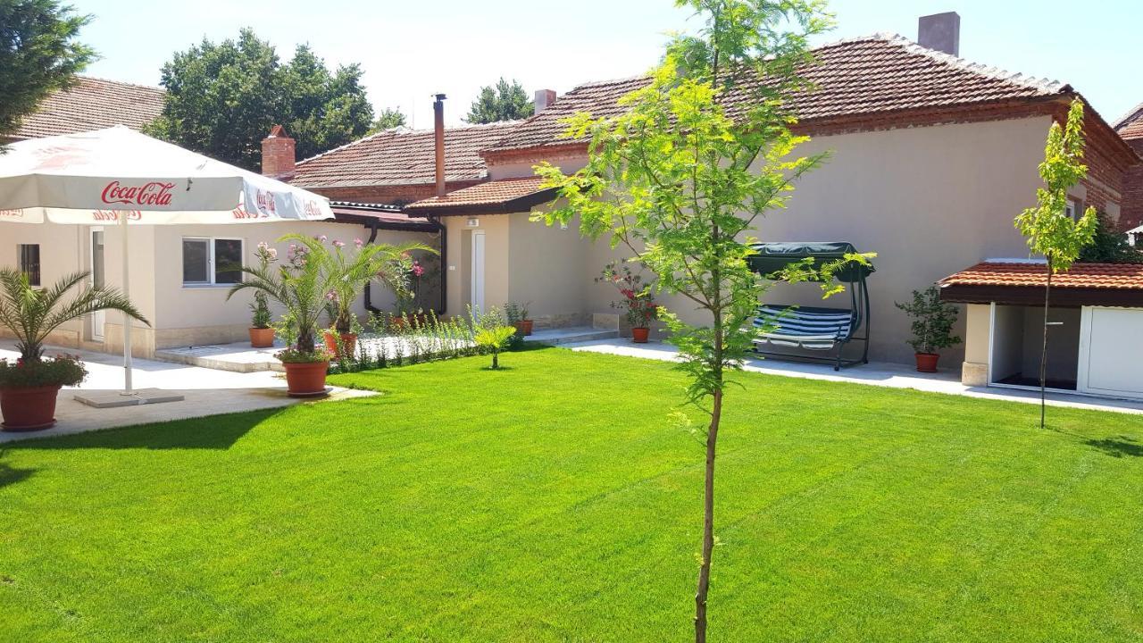 Villa Ros Guest House Svilengrad Exteriör bild