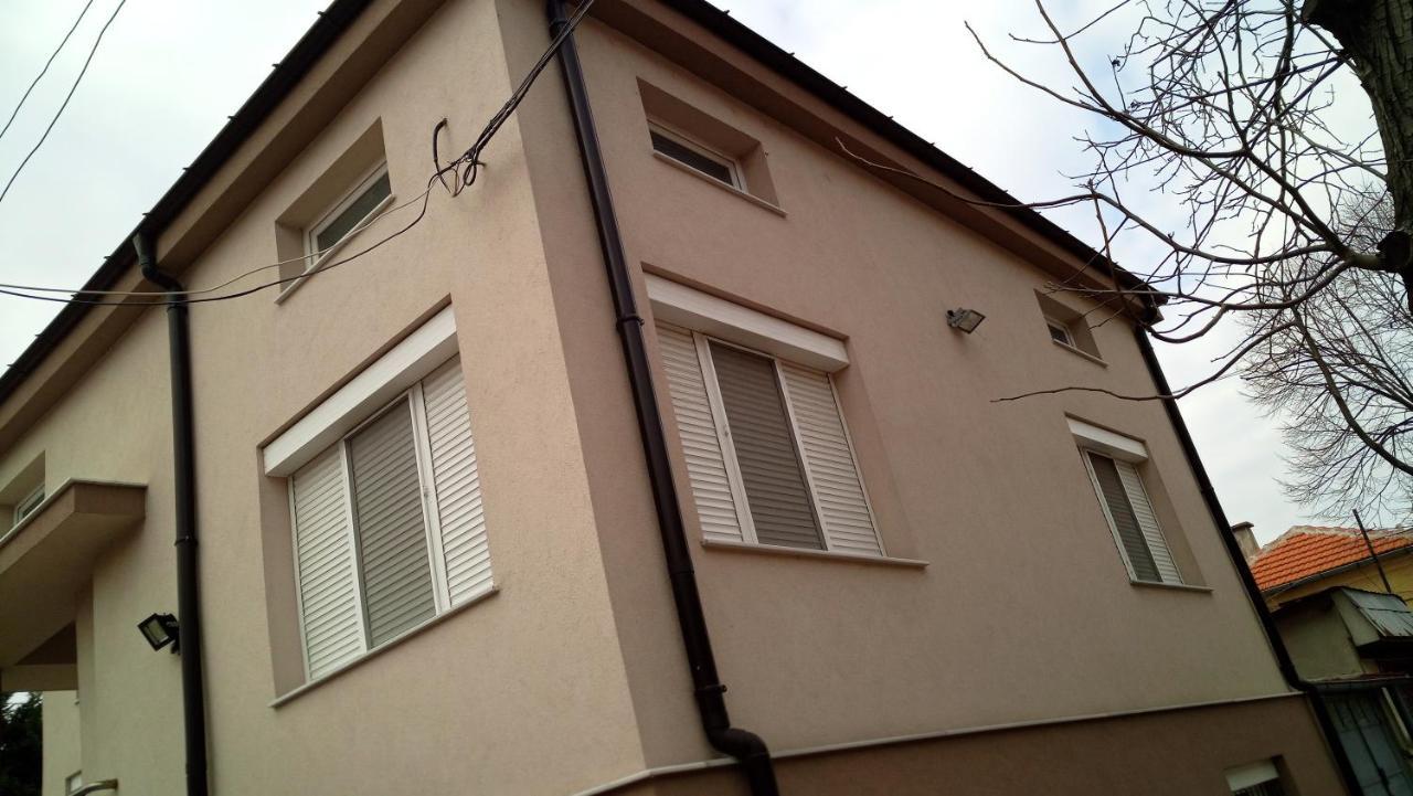 Villa Ros Guest House Svilengrad Exteriör bild