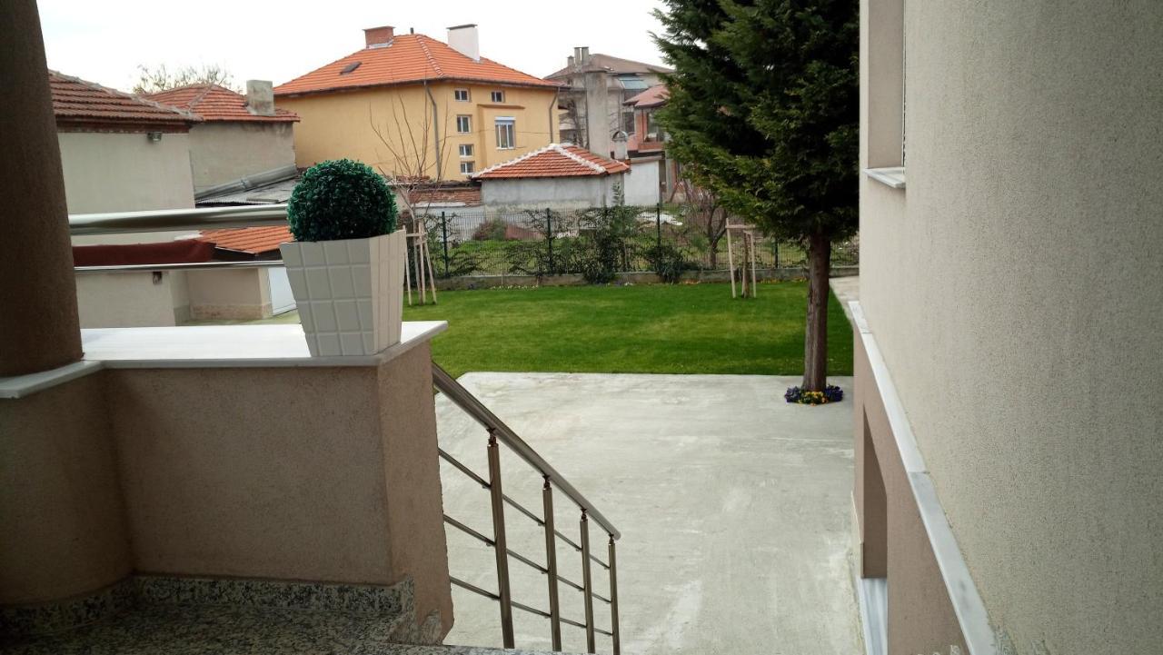 Villa Ros Guest House Svilengrad Exteriör bild