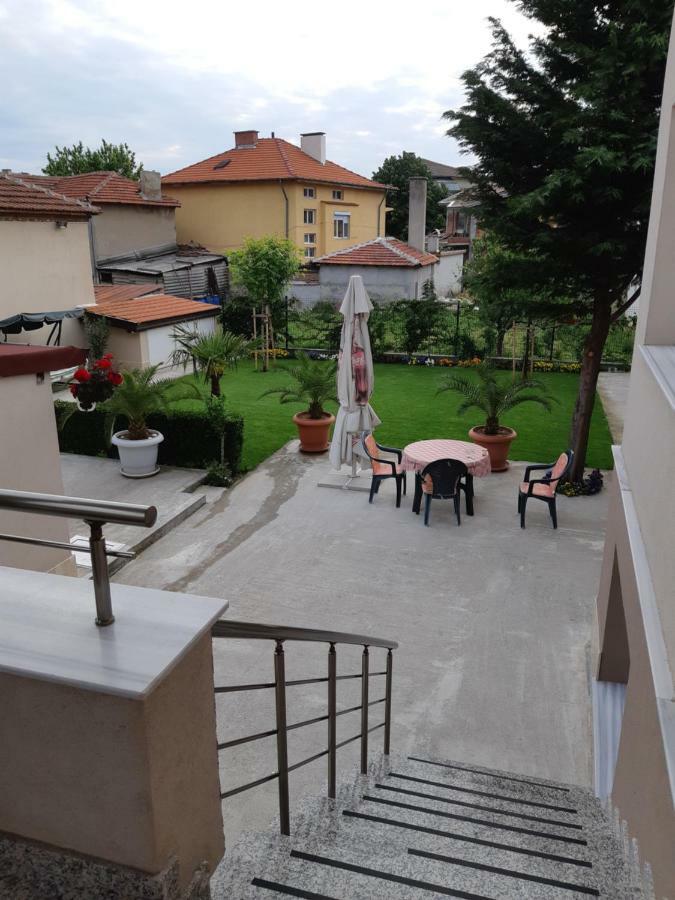 Villa Ros Guest House Svilengrad Exteriör bild