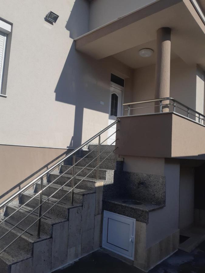 Villa Ros Guest House Svilengrad Exteriör bild